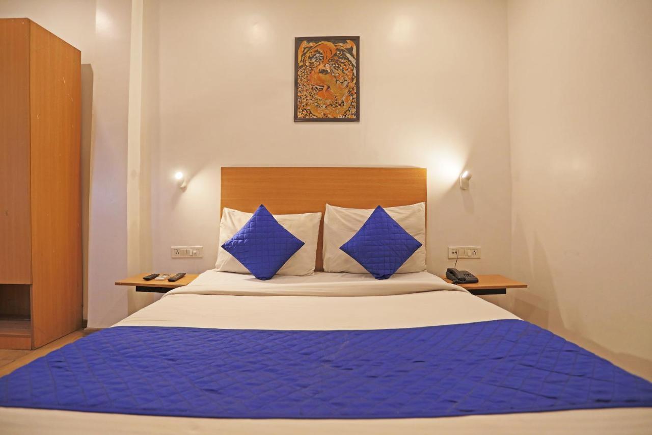 Hotel Yellow Chilli Britannia Chowk- Couple Friendly Local Id Accepted New Delhi Luaran gambar